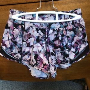 Lulu Hotty Hot shorts size 4 (no liner)